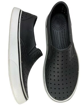 Native Miles Shoes In Black Size 9